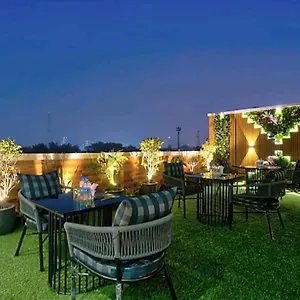 3* Hotel Hanuwant Place - 3 Minutes By Walk Aerocity Metro Station